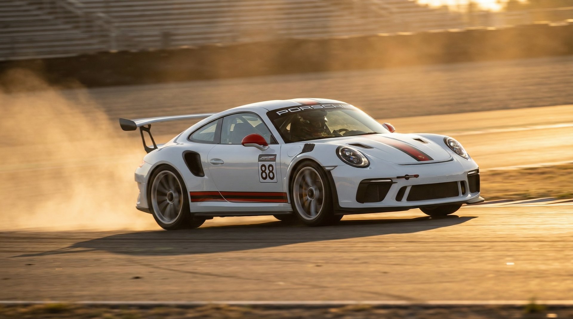 蜜桃传媒跑车测评视频